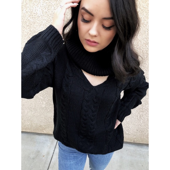 Celeste Choker Knit - Picture 3 of 6